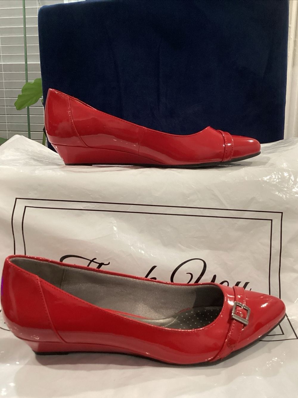 ❤️ LifeStride Red Patent Pointed Toe Wedge Flats 7.5  preowned condition ❤️